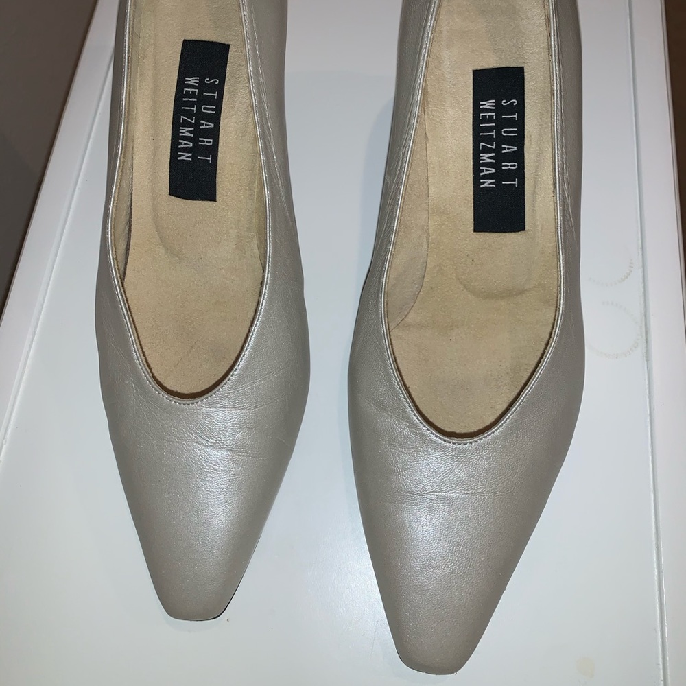 Stuart Weitzman Ostrifari Pump